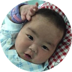 2016年4月，小豪豪，男，9月，诊断为多发房间隔缺损，伴重症肺炎， 曾上呼吸机治疗，需要尽快手术，预计费用4-5万元，家庭借款2万元，基金会资助3万元。